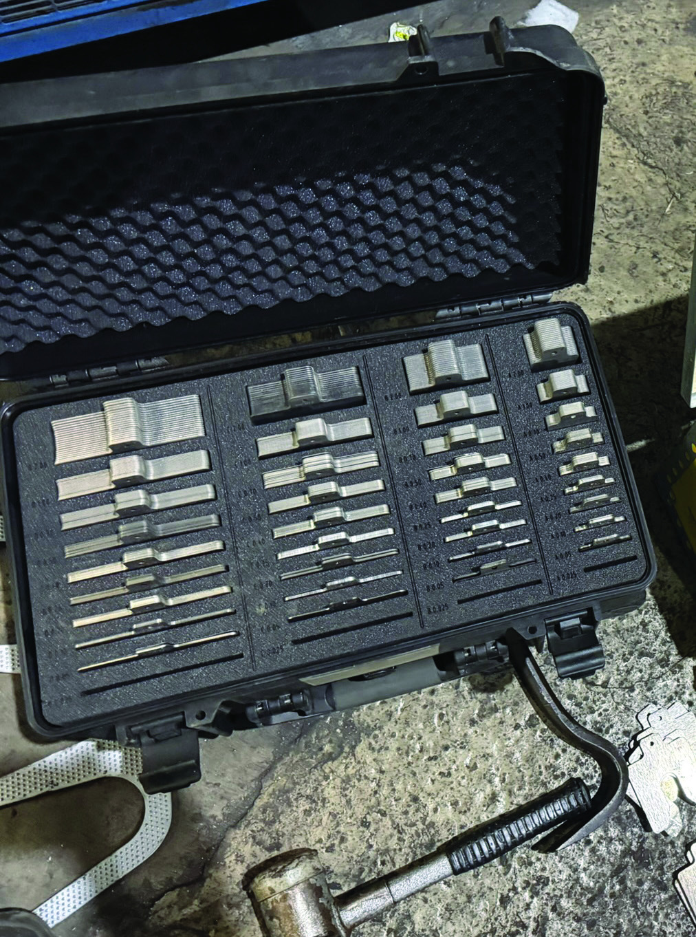 Detaljbild av laserutrustning monterad på axel